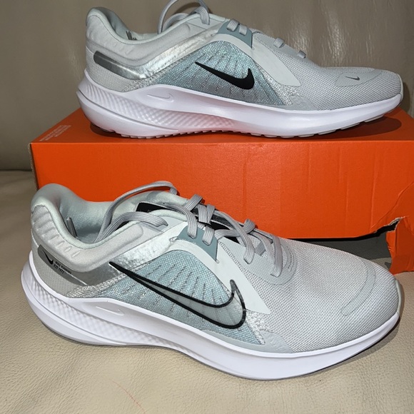 Nike Running Quest 5 sneakers Sz 7.5 - Picture 2 of 6